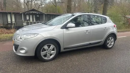 Occasion Renault Mégane III Dynamique 140 PK (102 kW) 2011 Grijs Hatchback