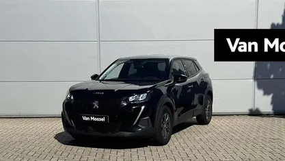 Zwart Gebruikt 2022 Peugeot 2008 Active SUV | € 17.440 (Eerlijke prijs)