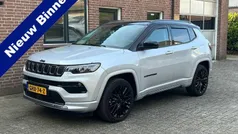 Grijs, metallic lak Gebruikt 2022 Jeep Compass SUV | € 27.949 (Eerlijke prijs)