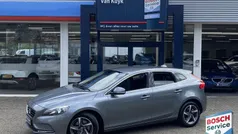 Grijs Gebruikt 2015 Volvo V40 Momentum Stationwagen | € 13.950 (Eerlijke prijs)