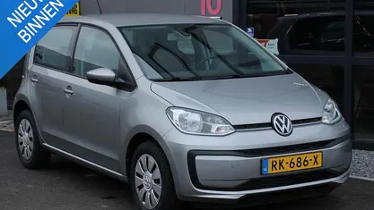Grijs Occasion 2018 VW up! move up! Hatchback | € 8.935 (Eerlijke prijs)