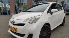 Wit Gebruikt 2011 Toyota Verso-S Comfort MPV | € 5.695 (Eerlijke prijs)