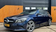Blauw, metallic lak Gebruikt 2018 Mercedes CLA180 Shooting Brake Business Stationwagen | € 17.999 (Super prijs)