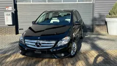Zwart Gebruikt 2012 Mercedes B180 MPV | € 10.950 (Goede deal)