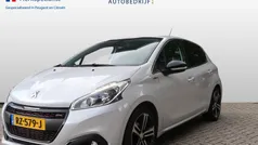 Wit Gebruikt 2018 Peugeot 208 GT-line Hatchback | € 10.900 (Eerlijke prijs)