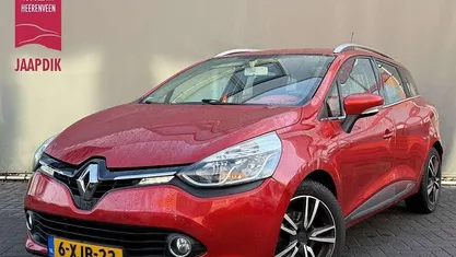 Rood Occasion 2014 Renault Clio GrandTour Dynamique Stationwagen | € 4.899 (Eerlijke prijs)