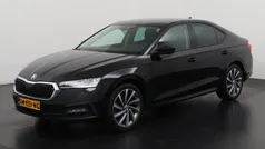 Zwart Gebruikt 2021 Skoda Octavia Ambition Hatchback | € 22.945 (Goede deal)