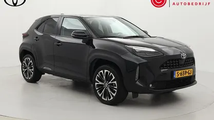 Zwart Occasion 2023 Toyota Yaris Cross Executive SUV | € 28.999 (Eerlijke prijs)