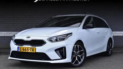 Wit Gebruikt 2021 Kia Ceed GT-Line Hatchback | € 22.885 (Eerlijke prijs)