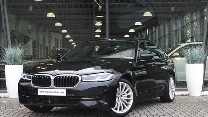 Zwart Gebruikt 2022 BMW 540 Executive Sedan | € 52.850 (Eerlijke prijs)