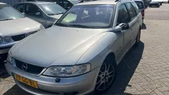 Grijs Gebruikt 2000 Opel Vectra Edition Stationwagen | € 500 (Goede deal)