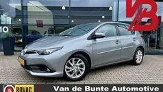 Grijs Gebruikt 2017 Toyota Auris Hatchback | € 15.450 (Eerlijke prijs)