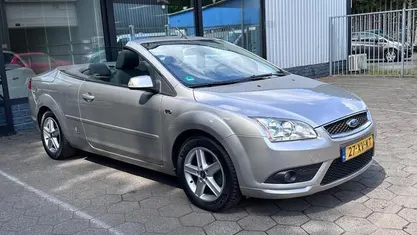 Grijs Gebruikt 2007 Ford Focus Cabriolet Trend Cabriolet | € 3.350 (Eerlijke prijs)