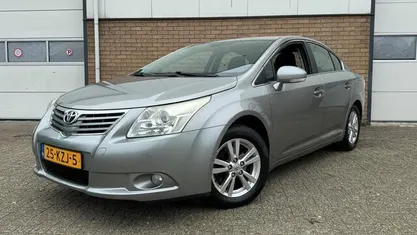 Grijs Gebruikt 2010 Toyota Avensis Business Edition Sedan | € 7.450 (Eerlijke prijs)