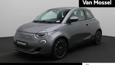 Grijs Gebruikt 2023 Fiat 500e La Prima Hatchback | € 23.900 (Eerlijke prijs)