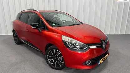 Rood Occasion 2013 Renault Clio GrandTour Stationwagen | € 4.690 (Eerlijke prijs)