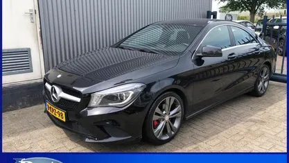Zwart Occasion 2013 Mercedes CLA180 Ambition Sedan | € 11.995 (Eerlijke prijs)