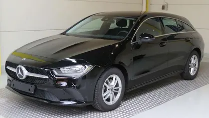 Occasion Mercedes CLA180 Business 136 PK (100 kW) 2020 Zwart Sedan