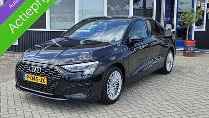 Zwart Occasion 2022 Audi A3 Advanced Sedan | € 22.649 (Eerlijke prijs)