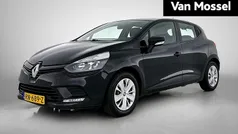 Zwart Gebruikt 2018 Renault Clio IV Life Hatchback | € 7.900 (Eerlijke prijs)