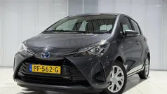 Gebruikt 2017 Toyota Yaris Hybrid Hatchback | € 14.249 (Eerlijke prijs)
