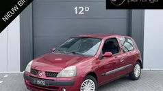 Gebruikt 2002 Renault Clio II Dynamique Hatchback | € 995 (Goede deal)