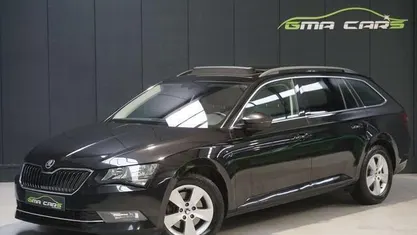 Zwart Gebruikt 2018 Skoda Superb Stationwagen | € 18.499 (Goede deal)