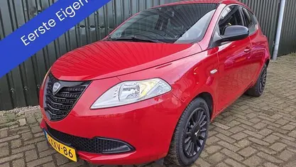 Rood Gebruikt 2014 Lancia Ypsilon Hatchback | € 4.890 (Eerlijke prijs)