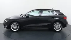 Zwart Gebruikt 2021 Audi A3 Sportback Advanced Hatchback | € 26.840 (Eerlijke prijs)