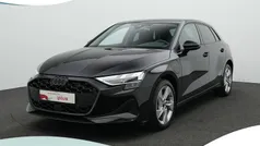 Zwart (metallic) Gebruikt 2025 Audi A3 Sportback e-tron Advanced Hatchback | € 38.400 (Eerlijke prijs)