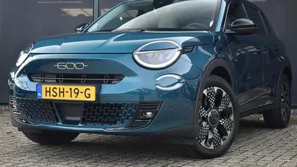 Gebruikt 2025 Fiat 600E La Prima SUV | € 29.895 (Eerlijke prijs)
