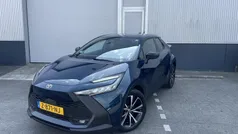 Blauw, metallic lak Gebruikt 2024 Toyota C-HR SUV | € 34.950 (Goede deal)