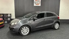 Grijs Gebruikt 2014 Kia Rio Hatchback | € 8.445 (Eerlijke prijs)