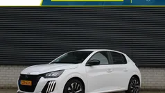 Wit Nieuw 2025 Peugeot 208 Style Hatchback | € 21.940 (Super prijs)