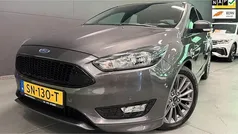 Grijs Gebruikt 2018 Ford Focus ST-Line Hatchback | € 10.950 (Eerlijke prijs)