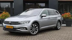 Gebruikt 2023 VW Passat Comfortline Stationwagen | € 28.950 (Eerlijke prijs)