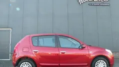 Gebruikt 2008 Dacia Sandero Lauréate Hatchback | € 3.450 (Eerlijke prijs)