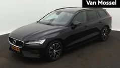 Zwart Gebruikt 2021 Volvo V60 Momentum Stationwagen | € 28.940 (Goede deal)