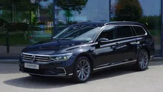 Zwart Gebruikt 2022 VW Passat GTE Stationwagen | € 29.750 (Eerlijke prijs)