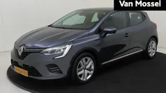 Grijs Gebruikt 2020 Renault Clio V Zen Hatchback | € 13.435 (Eerlijke prijs)