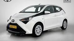 Gebruikt 2021 Toyota Aygo X-play Hatchback | € 12.950 (Eerlijke prijs)