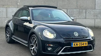 Zwart (metallic) Gebruikt 2016 VW Beetle Dune Hatchback | € 19.950 (Eerlijke prijs)