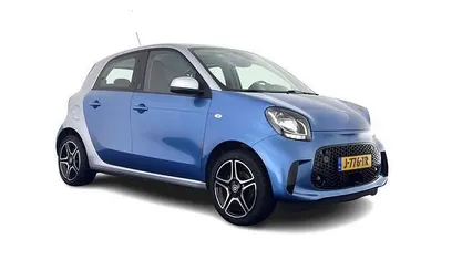 Blauw (metallic) Gebruikt 2020 Smart ForFour Electric Drive Hatchback | € 9.645 (Eerlijke prijs)