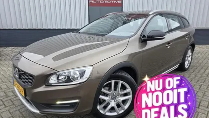 Occasion Volvo V60 CC Summum 245 PK (180 kW) 2016 Bruin (metallic) Stationwagen