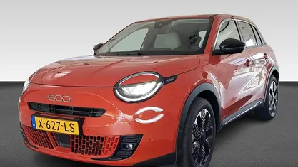 Oranje Occasion 2023 Fiat 600 SUV | € 26.940 (Eerlijke prijs)