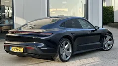 Zwart Gebruikt 2020 Porsche Taycan 4S Performance Package Sedan | € 49.950 (Eerlijke prijs)