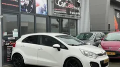 Wit Gebruikt 2014 Kia Rio 2 Hatchback | € 5.440 (Eerlijke prijs)