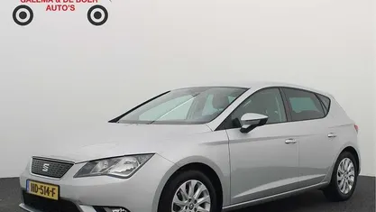 Grijs Occasion 2015 Seat Leon CONNECT Hatchback | € 9.999 (Eerlijke prijs)