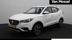 Wit Gebruikt 2021 MG ZS Luxury Sedan | € 17.495 (Eerlijke prijs)