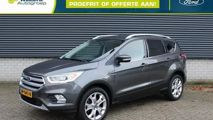 Grijs Gebruikt 2017 Ford Kuga Trend SUV | € 17.035 (Eerlijke prijs)